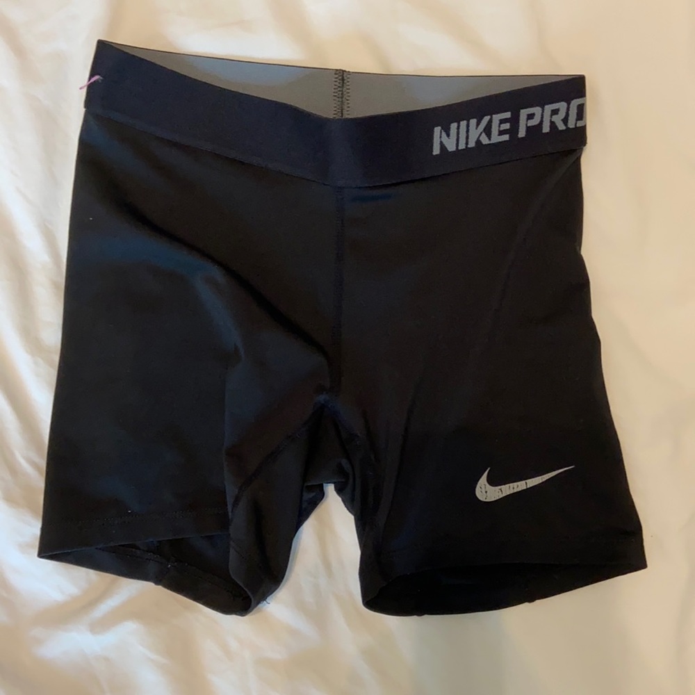 Nike pros shorts